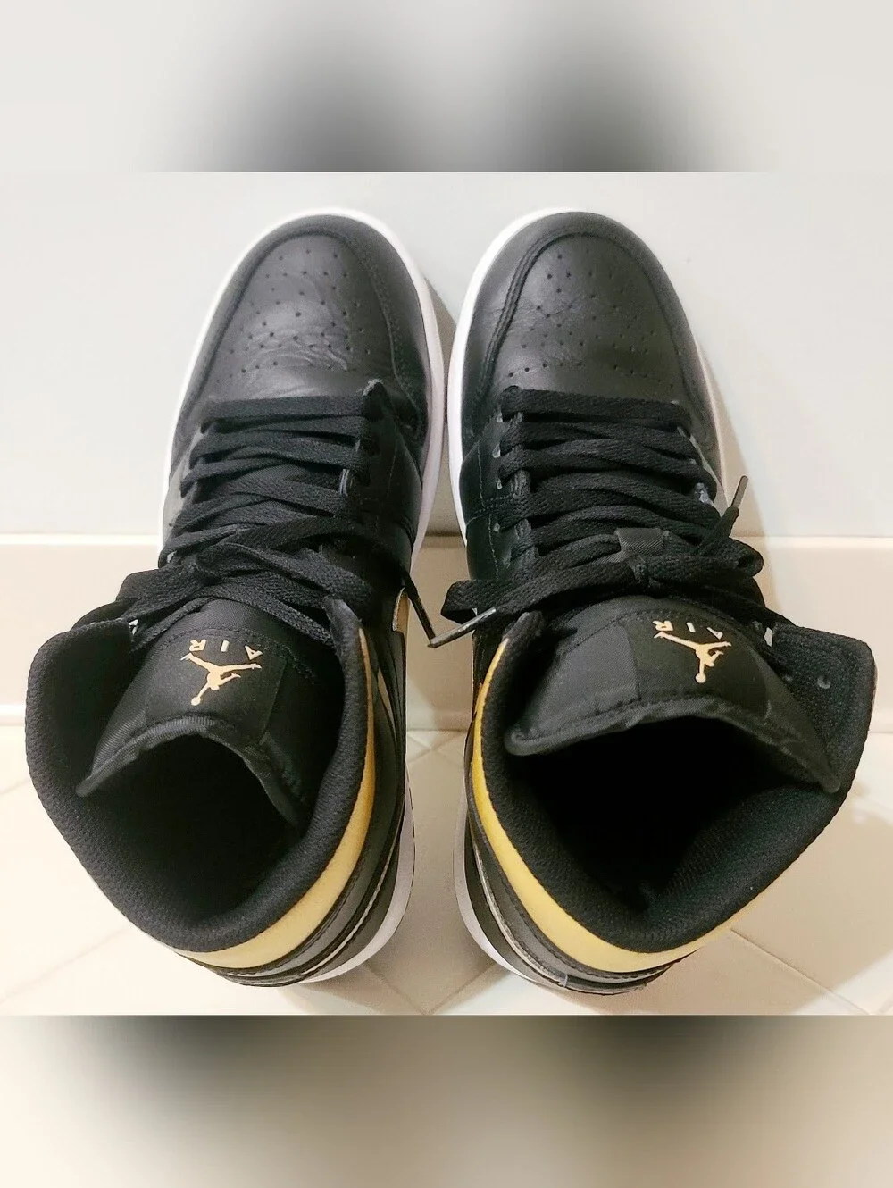 Air Jordan 1 Mid Black Metallic Gold Men's Size 9